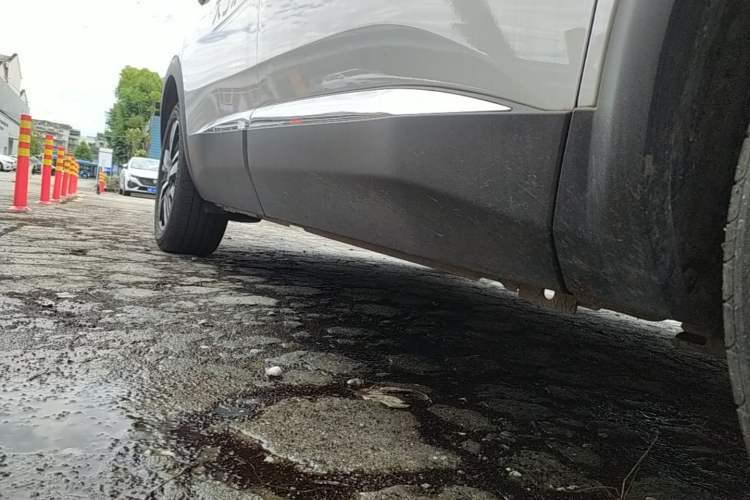 Used Peugeot 5008 2025 Luxury Edition Right Side Sill