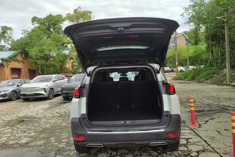 Used Peugeot 5008 2025 Luxury Edition Trunk