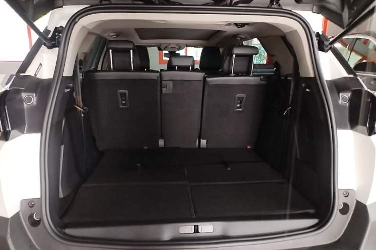 Used Peugeot 5008 2025 Luxury Edition Trunk