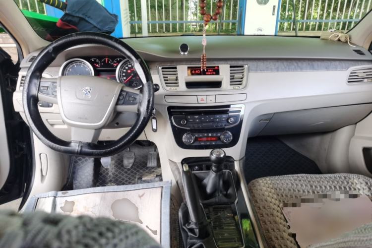 Used Peugeot 508 2011 2.0L Manual Classic Edition Center Console