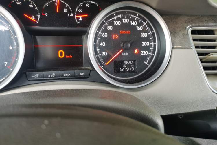 Used Peugeot 508 2011 2.0L Manual Classic Edition Odometer Close Up