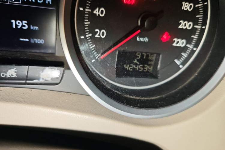 Used Peugeot 508 2011 2.3L Automatic Flagship Edition Odometer Close Up