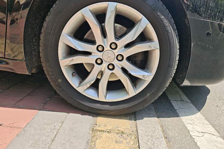 Used Peugeot 508 2011 2.3L Automatic Flagship Edition Right Front Wheel Hub