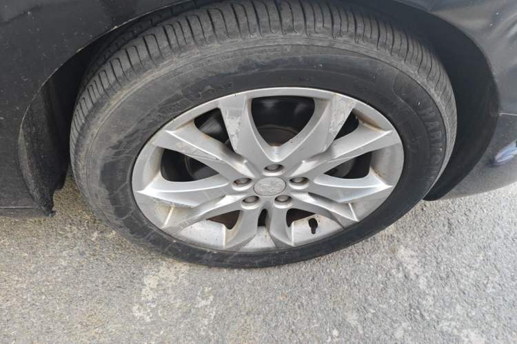 Used Peugeot 508 2011 2.3L Automatic Luxury Edition Right Front Wheel Hub