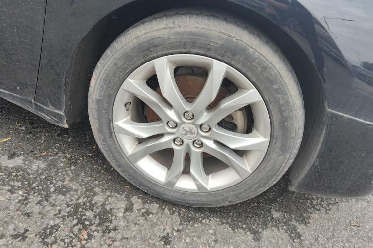 Used Peugeot 508 2011 2.3L Automatic Luxury Edition Right Front Wheel Hub