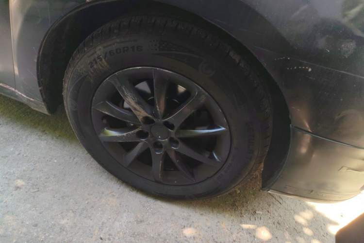 Used Peugeot 508 2011 2.3L Automatic Classic Edition Right Front Wheel Hub