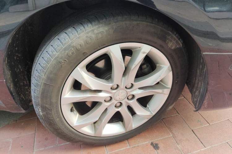 Used Peugeot 508 2011 2.3L Automatic Flagship Edition Right Front Wheel Hub