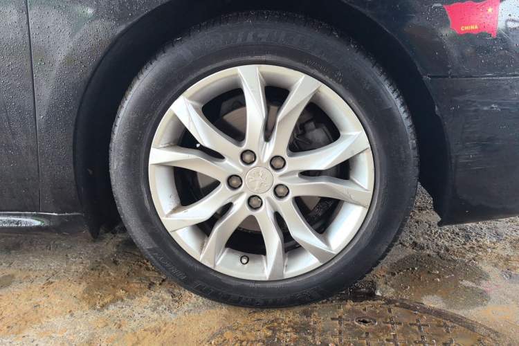 Used Peugeot 508 2011 2.3L Automatic Luxury Edition Right Front Wheel Hub