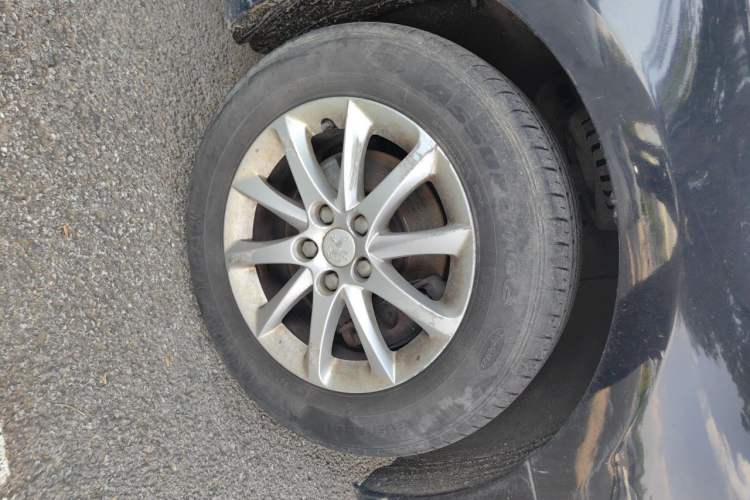 Used Peugeot 508 2011 2.3L Automatic Classic Edition Right Front Wheel Hub