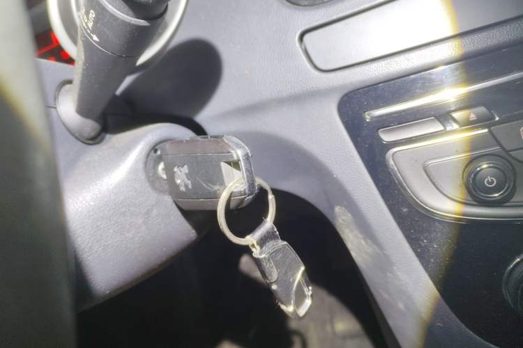 Used Peugeot 508 2011 2.3L Automatic Luxury Edition Vehicle Key