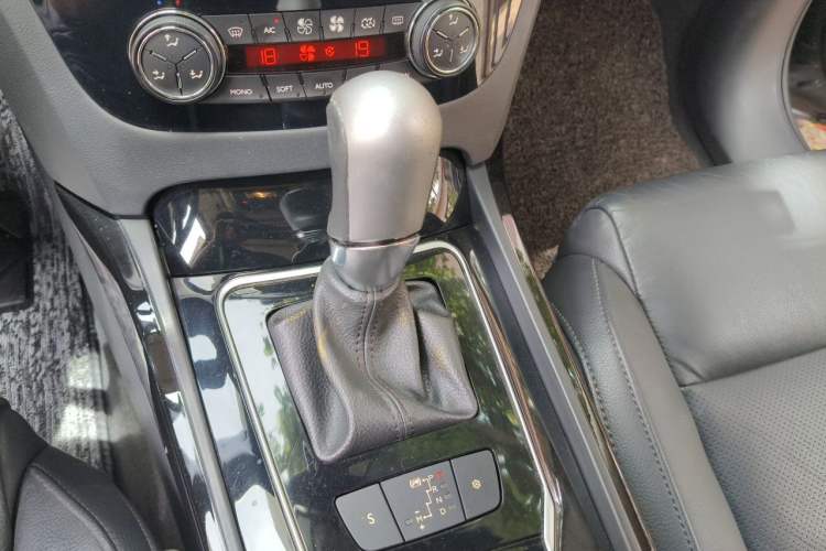 Used Peugeot 508 2011 2.3L Automatic Flagship Edition Gear Lever