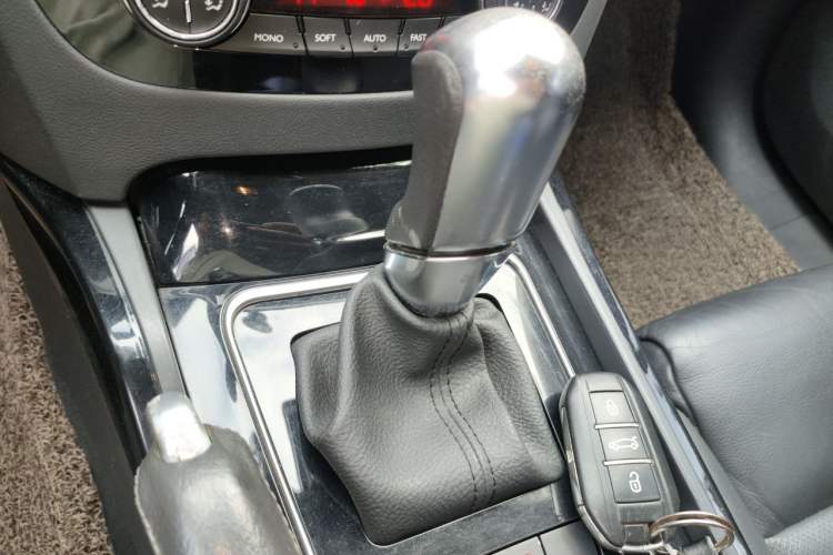 Used Peugeot 508 2011 2.3L Automatic Classic Edition Gear Lever