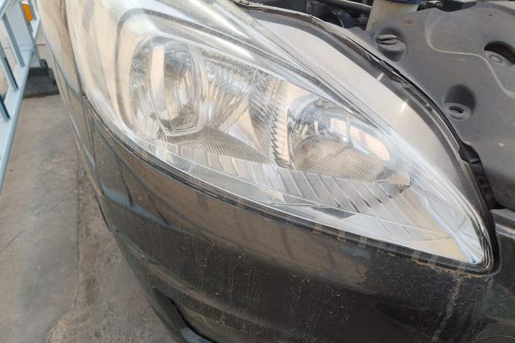 Used Peugeot 508 2011 2.0L Manual Classic Edition Right Front Headlight