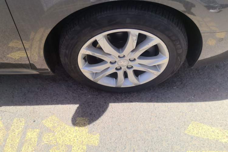Used Peugeot 508 2011 2.3L Automatic Flagship Edition Right Front Wheel Hub