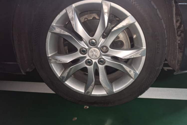 Used Peugeot 508 2011 2.3L Automatic Classic Edition Right Front Wheel Hub