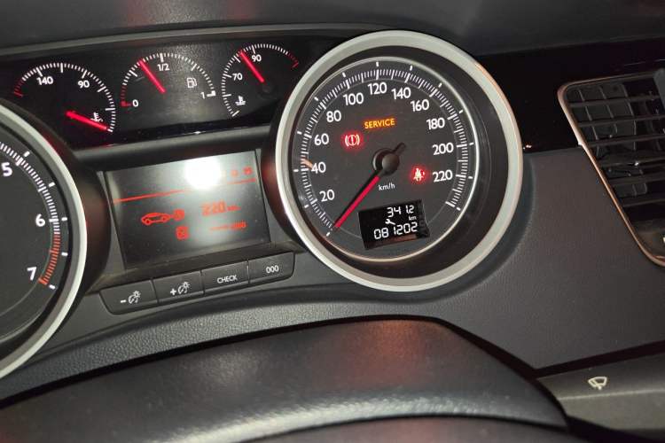Used Peugeot 508 2011 2.3L Automatic Luxury Edition Odometer Close Up