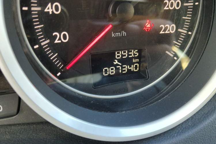 Used Peugeot 508 2011 2.3L Automatic Luxury Edition Odometer Close Up