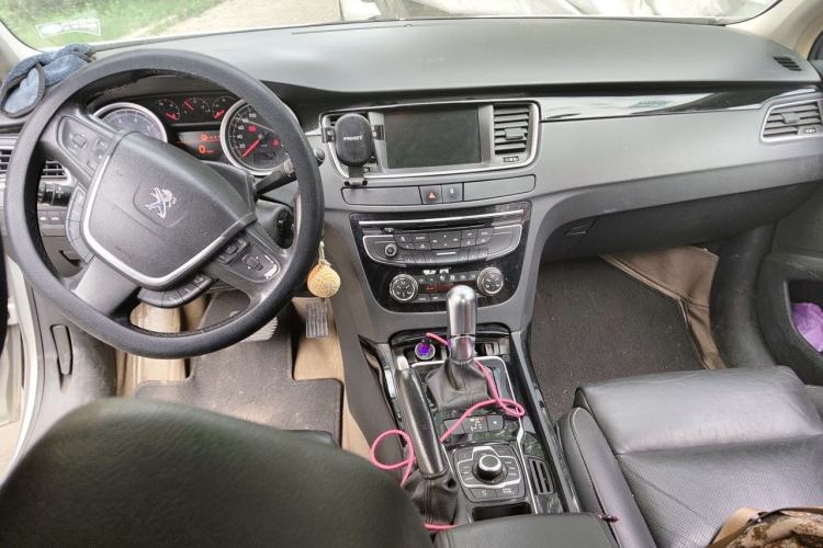 Used Peugeot 508 2011 2.3L Automatic Luxury Edition Center Console