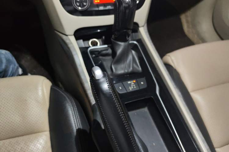 Used Peugeot 508 2011 2.3L Automatic Classic Edition Gear Lever