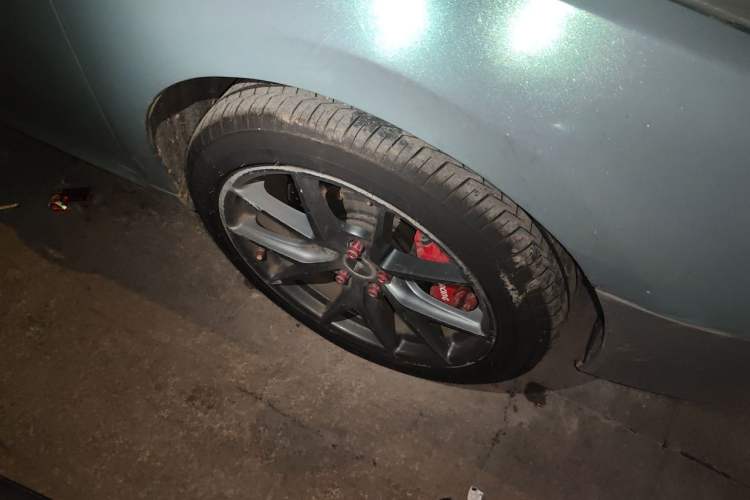 Used Peugeot 508 2011 2.3L Automatic Classic Edition Right Front Wheel Hub