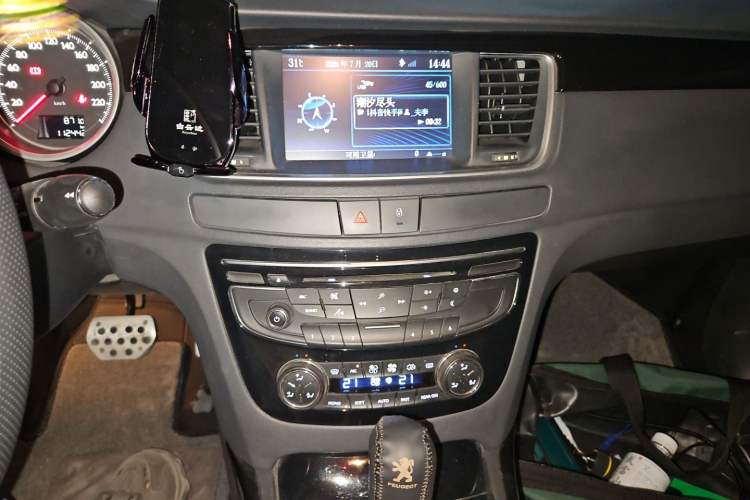 Used Peugeot 508 2011 2.3L Automatic Flagship Edition Audio And AC Panel