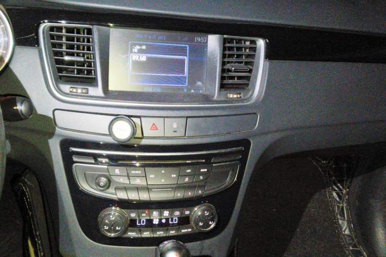 Used Peugeot 508 2011 2.3L Automatic Flagship Edition Audio And AC Panel