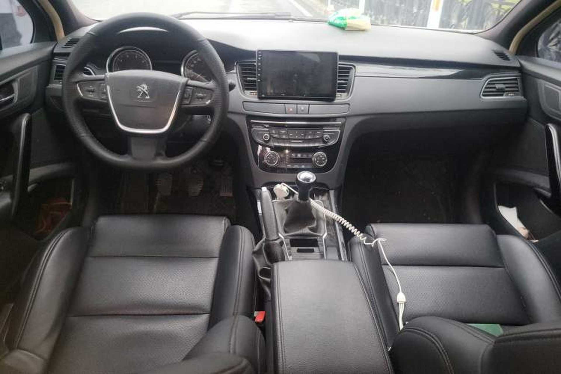 Used Peugeot 508 2011 2.0L Manual Classic Edition Center Console