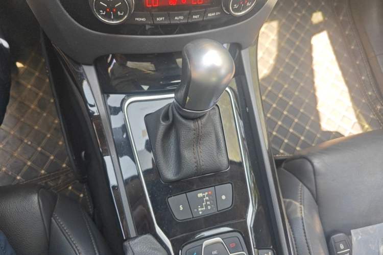 Used Peugeot 508 2011 2.3L Automatic Flagship Edition Gear Lever
