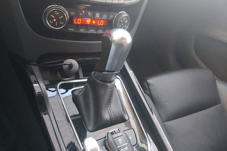Used Peugeot 508 2011 2.3L Automatic Flagship Edition Gear Lever