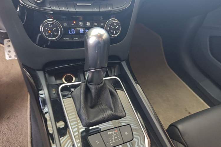 Used Peugeot 508 2011 2.3L Automatic Flagship Edition Gear Lever