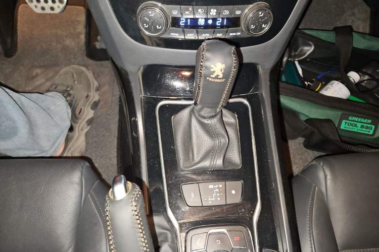 Used Peugeot 508 2011 2.3L Automatic Flagship Edition Gear Lever