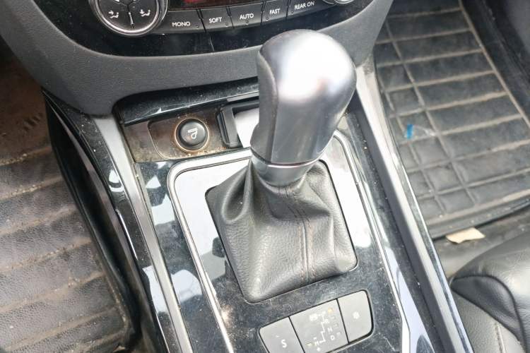 Used Peugeot 508 2011 2.3L Automatic Flagship Edition Gear Lever