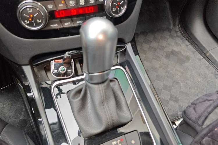Used Peugeot 508 2011 2.3L Automatic Flagship Edition Gear Lever
