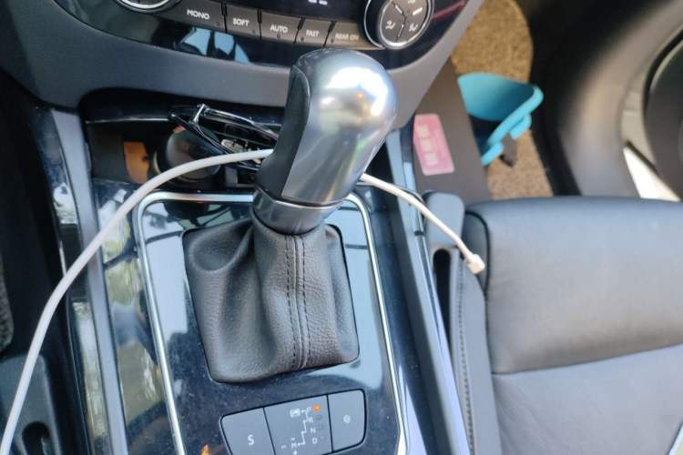 Used Peugeot 508 2011 2.3L Automatic Flagship Edition Gear Lever
