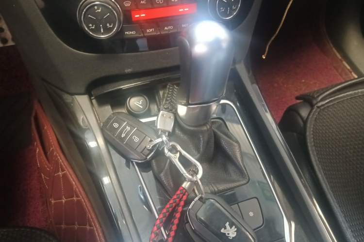 Used Peugeot 508 2011 2.3L Automatic Flagship Edition Gear Lever