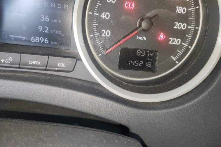 Used Peugeot 508 2011 2.3L Automatic Flagship Edition Odometer Close Up