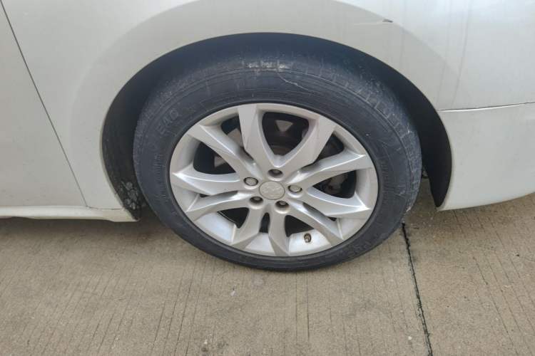 Used Peugeot 508 2011 2.3L Automatic Luxury Edition Right Front Wheel Hub
