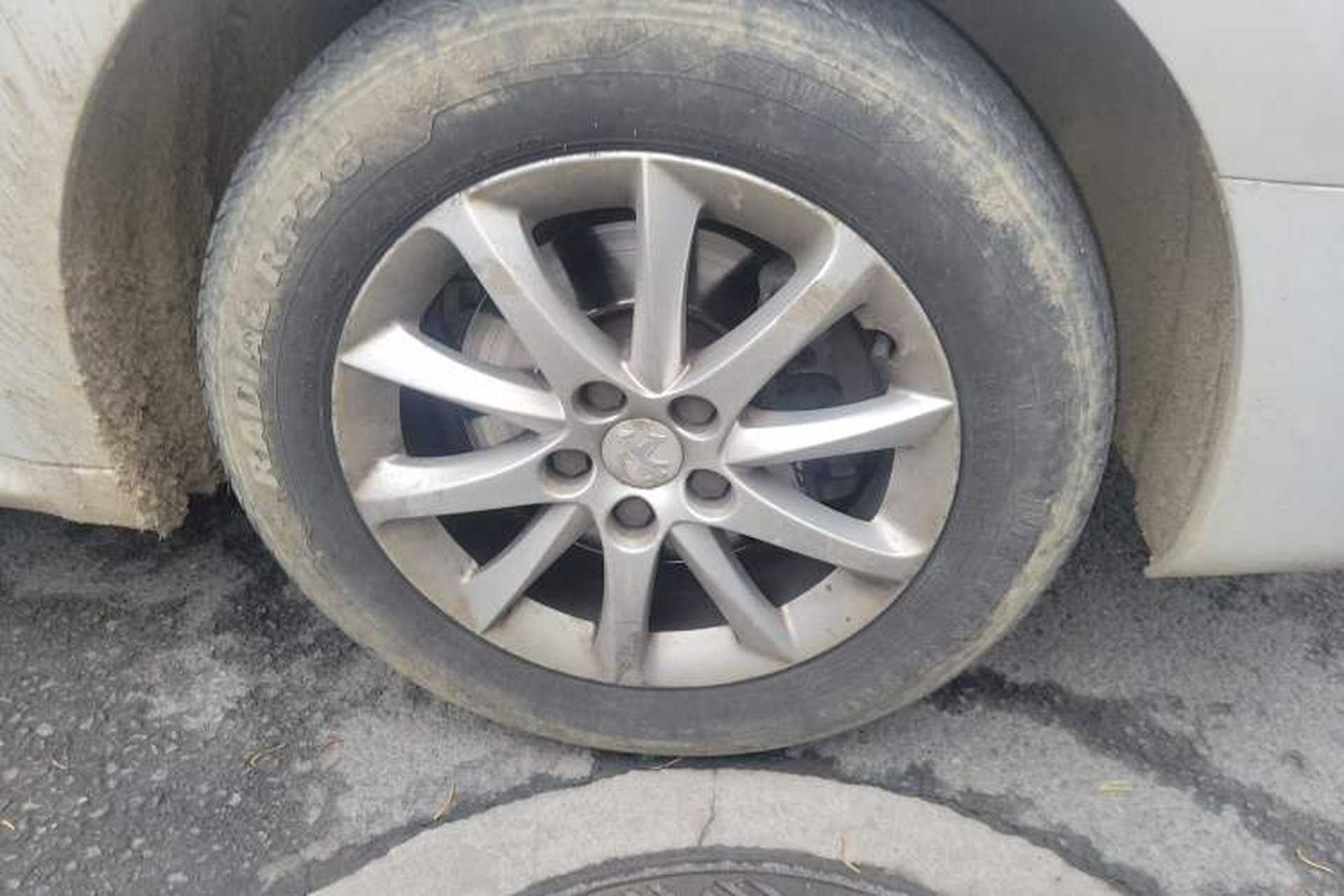 Used Peugeot 508 2011 2.0L Manual Classic Edition Right Front Wheel Hub