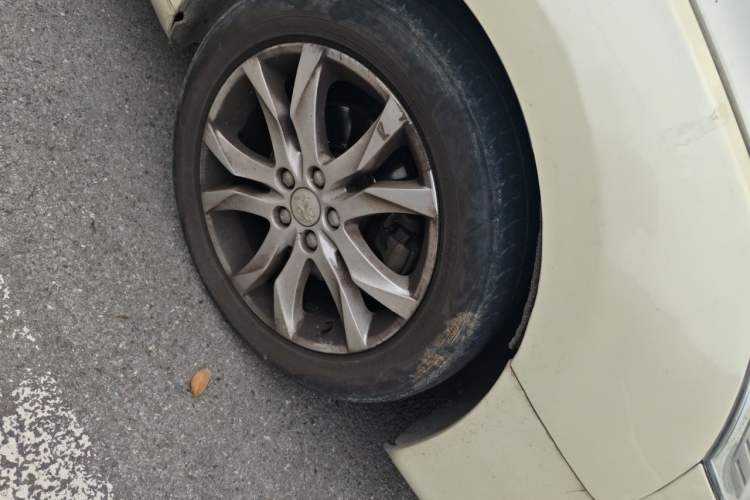 Used Peugeot 508 2011 2.3L Automatic Luxury Edition Right Front Wheel Hub