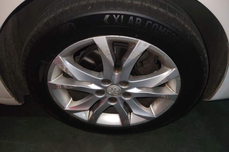Used Peugeot 508 2011 2.3L Automatic Luxury Edition Right Front Wheel Hub