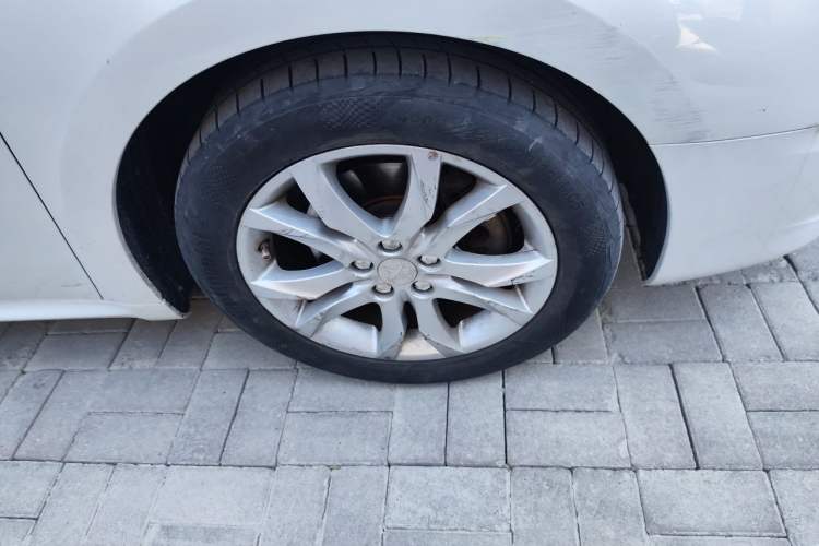 Used Peugeot 508 2011 2.3L Automatic Luxury Edition Right Front Wheel Hub
