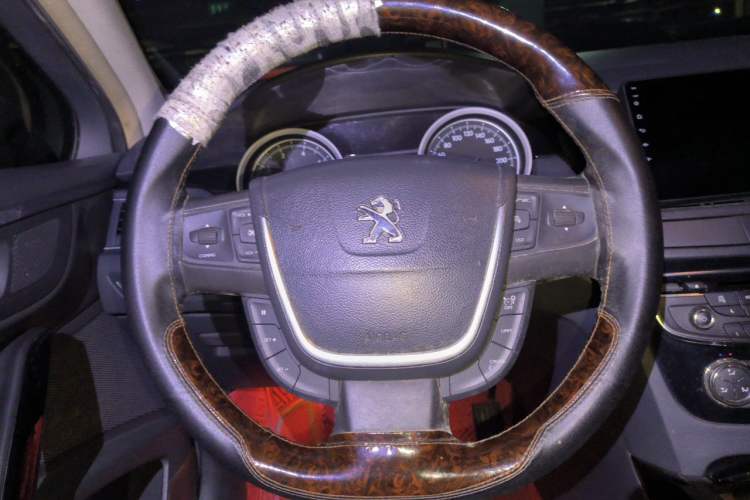 Used Peugeot 508 2011 2.3L Automatic Luxury Edition Steering Wheel