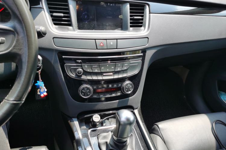 Used Peugeot 508 2012 2.0L Automatic Luxury Edition Center Console