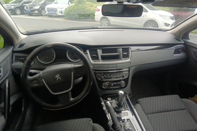 Used Peugeot 508 2012 2.0L Automatic Sunroof Classic Edition Center Console