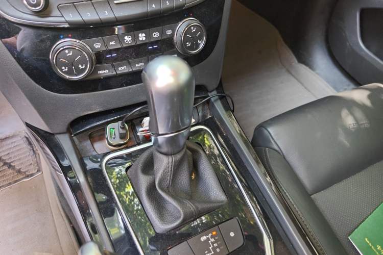 Used Peugeot 508 2012 2.0L Automatic Smart Enjoyment Version Gear Lever