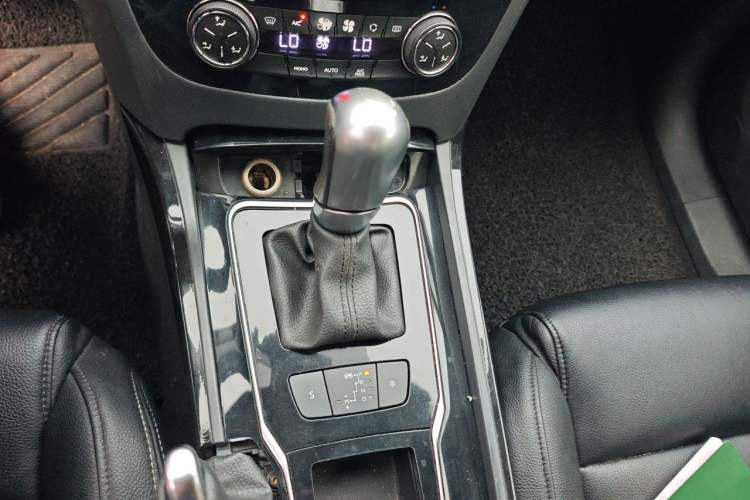 Used Peugeot 508 2012 2.0L Automatic Sunroof Classic Edition Gear Lever