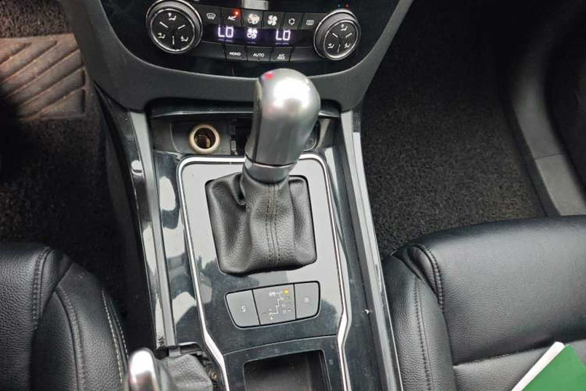 Used Peugeot 508 2012 2.0L Automatic Sunroof Classic Edition Gear Lever