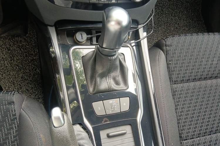 Used Peugeot 508 2012 2.0L Automatic Sunroof Classic Edition Gear Lever