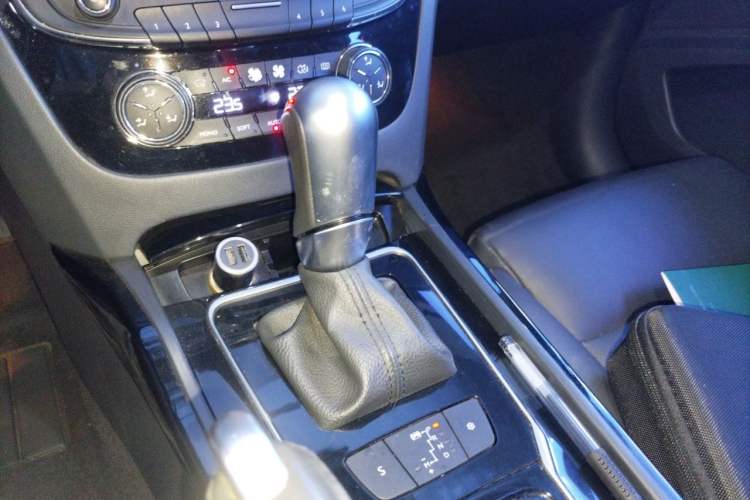 Used Peugeot 508 2012 2.0L Automatic Smart Enjoyment Version Gear Lever