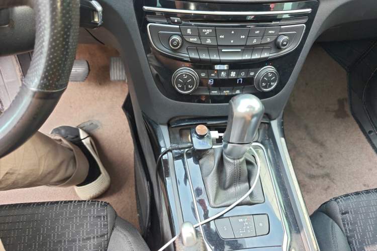 Used Peugeot 508 2012 2.0L Automatic Sunroof Classic Edition Gear Lever
